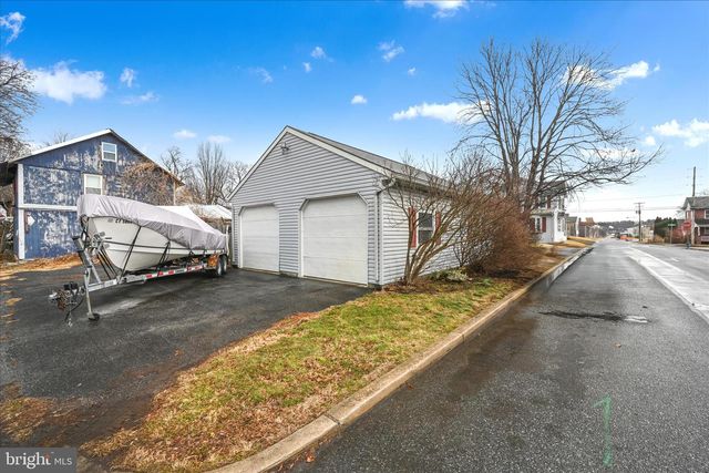 128 S BARBARA ST, Mount Joy, PA 17552