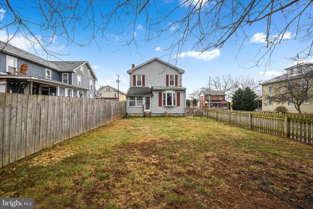 128 S BARBARA ST, Mount Joy, PA 17552