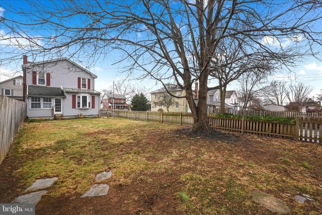 128 S BARBARA ST, Mount Joy, PA 17552