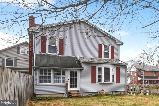128 S BARBARA ST, Mount Joy, PA 17552