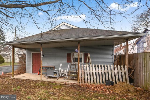 128 S BARBARA ST, Mount Joy, PA 17552