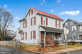 128 S BARBARA ST, Mount Joy, PA 17552