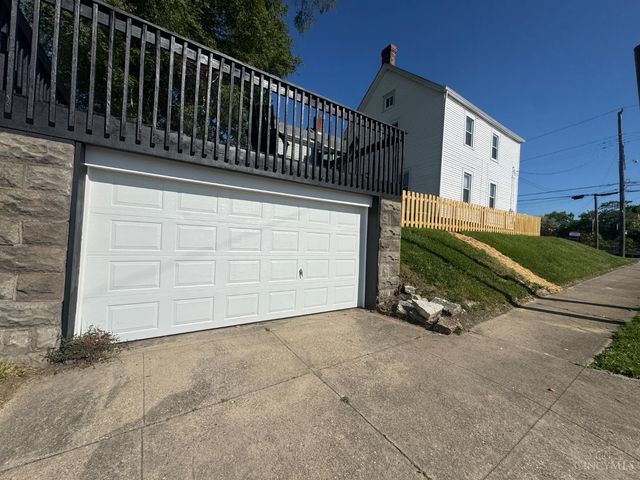 1600 Brewster Avenue, Cincinnati, OH 45207