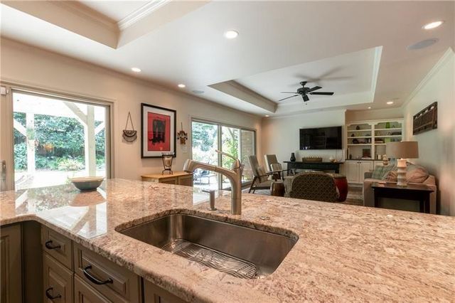 1043 Robin Lane NE, Atlanta, GA 30306