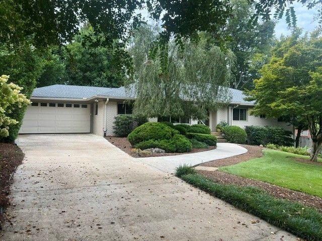 1043 Robin Lane NE, Atlanta, GA 30306