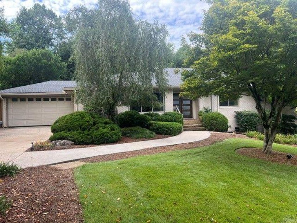 1043 Robin Lane NE, Atlanta, GA 30306