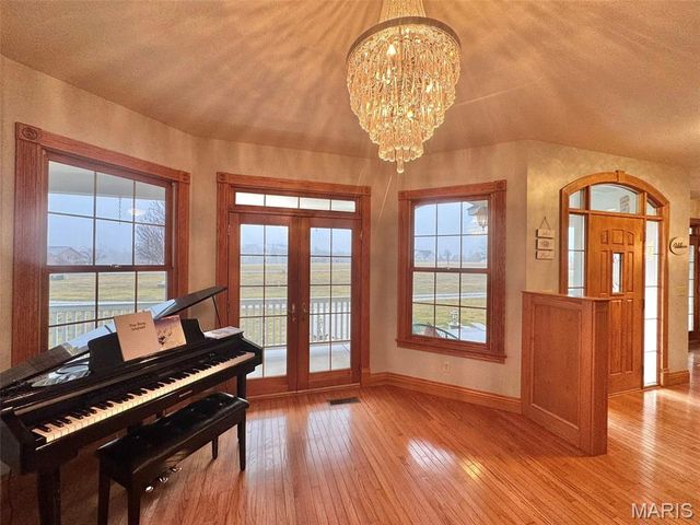 5500 Hidden Valley, Hannibal, MO 63401