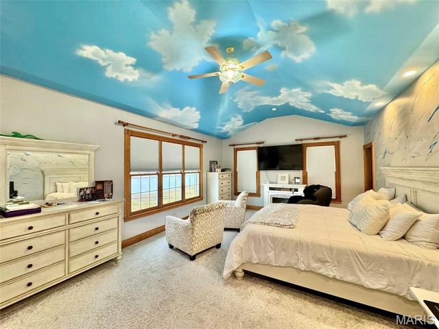 5500 Hidden Valley, Hannibal, MO 63401