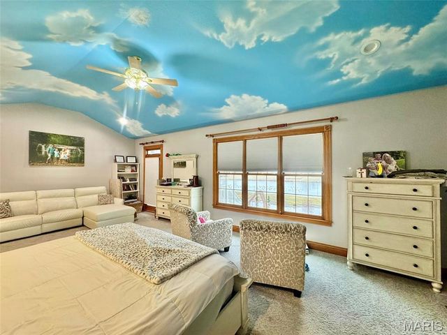 5500 Hidden Valley, Hannibal, MO 63401