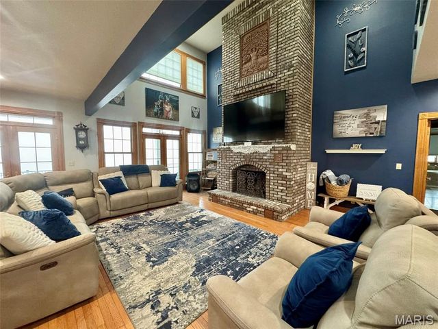 5500 Hidden Valley, Hannibal, MO 63401