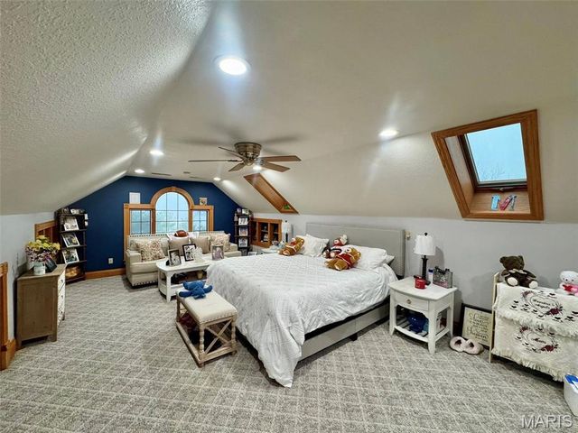 5500 Hidden Valley, Hannibal, MO 63401