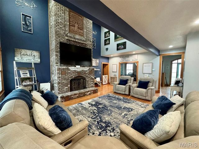 5500 Hidden Valley, Hannibal, MO 63401