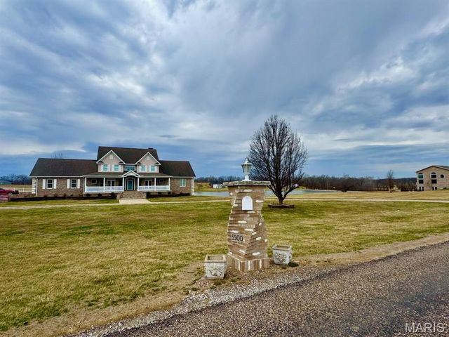5500 Hidden Valley, Hannibal, MO 63401
