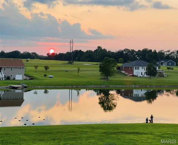 5500 Hidden Valley, Hannibal, MO 63401