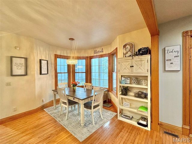 5500 Hidden Valley, Hannibal, MO 63401