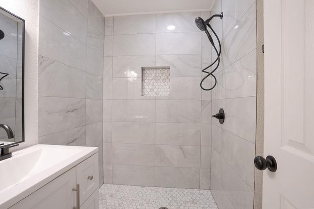 833 NW 115th Street, Oklahoma City, OK 73114
