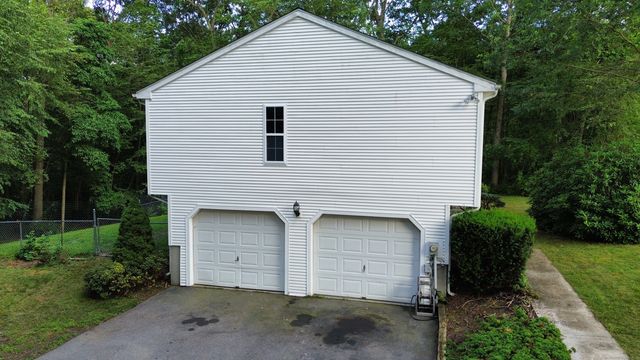 19 Peach Tree Hill Avenue, Ledyard, CT 06339