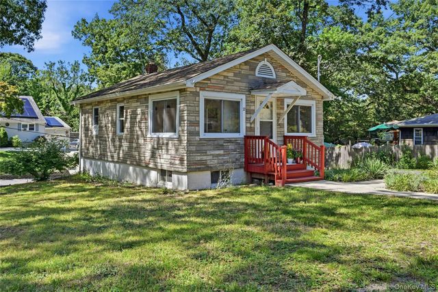 52 Valley Drive, Sound Beach, NY 11789