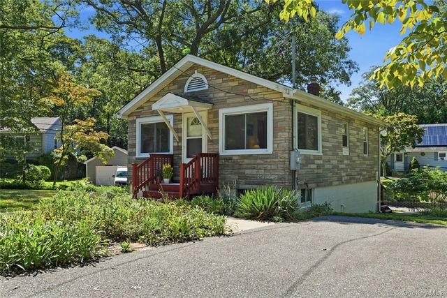 52 Valley Drive, Sound Beach, NY 11789