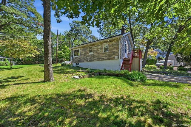 52 Valley Drive, Sound Beach, NY 11789