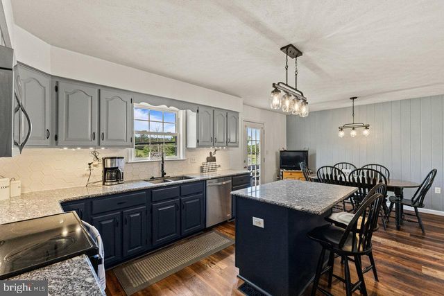 111 DEERFIELD ESTATES DR, Stanley, VA 22851