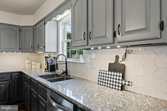 111 DEERFIELD ESTATES DR, Stanley, VA 22851