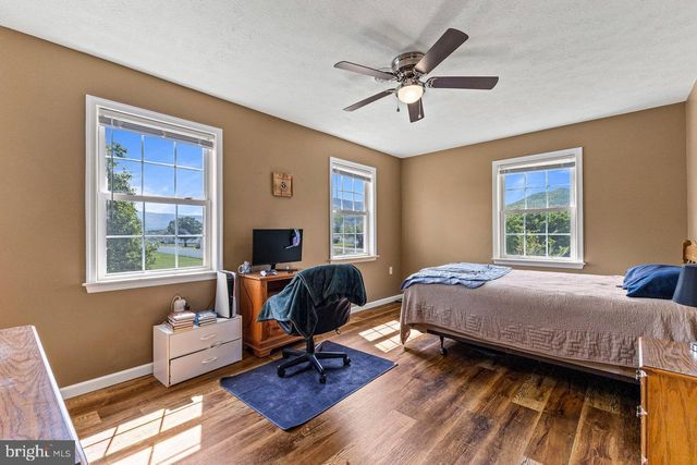 111 DEERFIELD ESTATES DR, Stanley, VA 22851