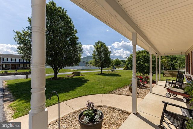 111 DEERFIELD ESTATES DR, Stanley, VA 22851