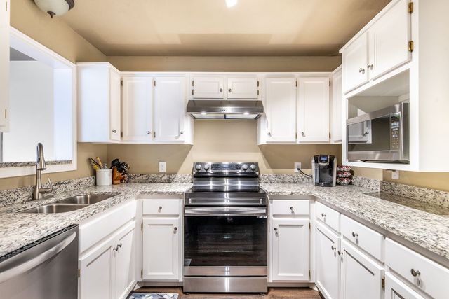 2425 Megan Drive, Fayetteville, AR 72703