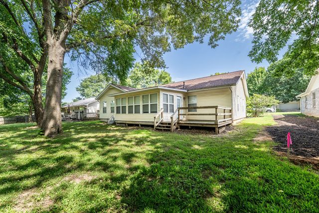 2425 Megan Drive, Fayetteville, AR 72703