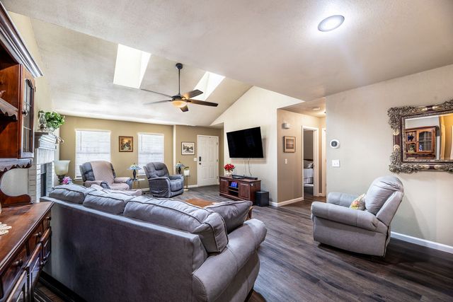2425 Megan Drive, Fayetteville, AR 72703