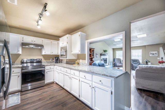 2425 Megan Drive, Fayetteville, AR 72703