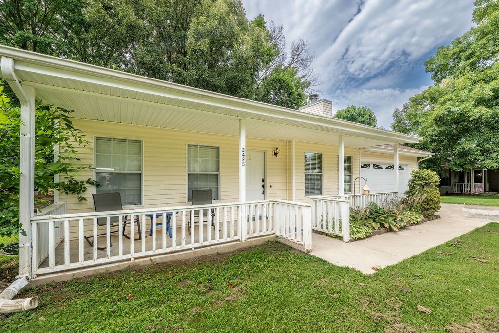 2425 Megan Drive, Fayetteville, AR 72703