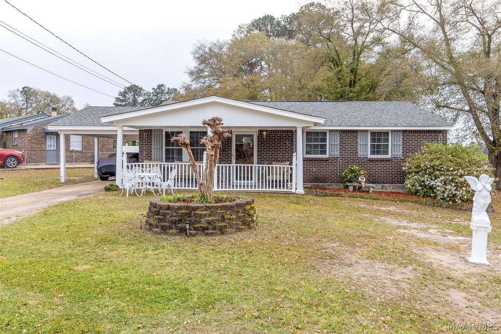 117 White Oak Court, Prattville, AL 36067