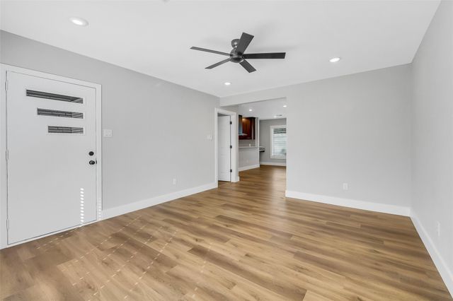 1403 S Chappell Hill Street, Brenham, TX 77833