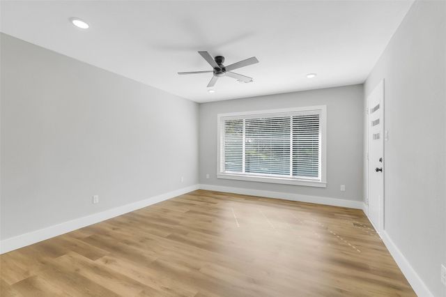 1403 S Chappell Hill Street, Brenham, TX 77833