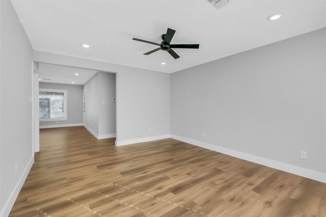 1403 S Chappell Hill Street, Brenham, TX 77833