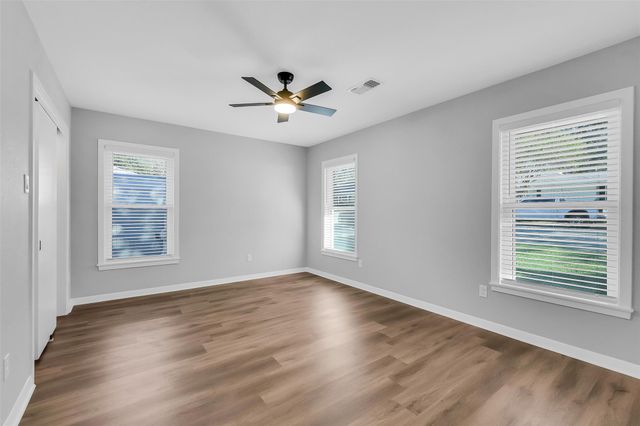 1403 S Chappell Hill Street, Brenham, TX 77833