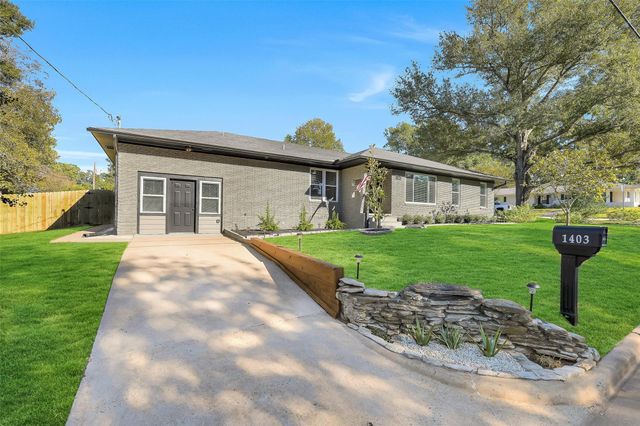 1403 S Chappell Hill Street, Brenham, TX 77833