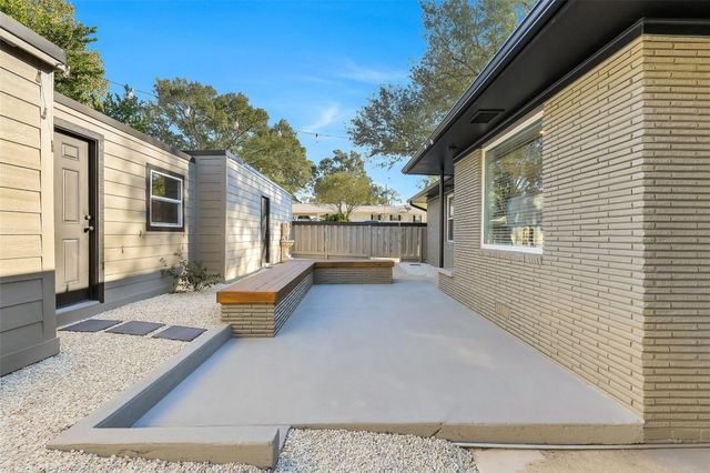 1403 S Chappell Hill Street, Brenham, TX 77833