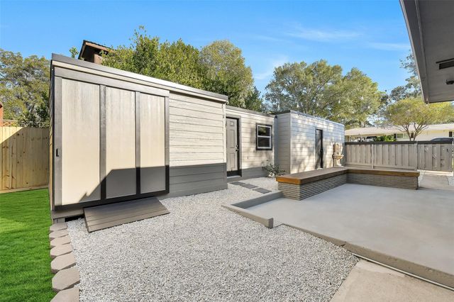 1403 S Chappell Hill Street, Brenham, TX 77833