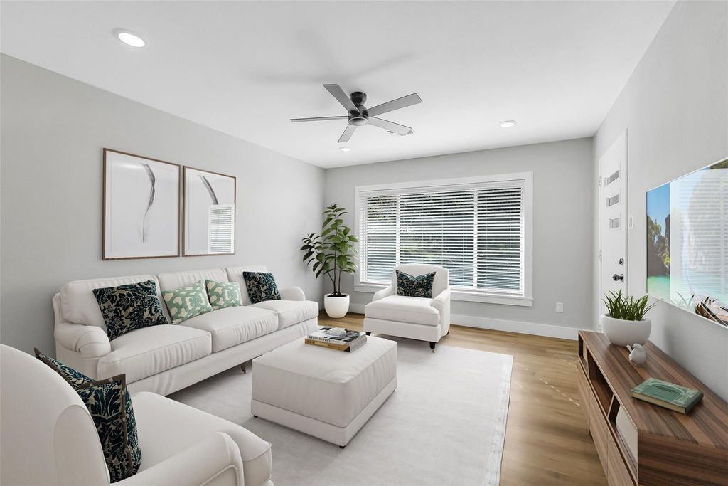 1403 S Chappell Hill Street, Brenham, TX 77833