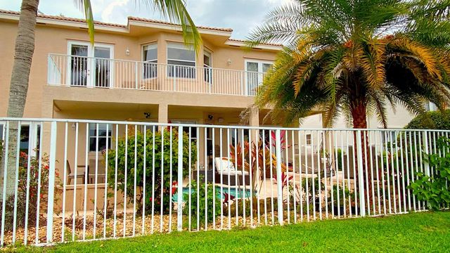 6489 Marbletree Lane, Lake Worth, FL 33467