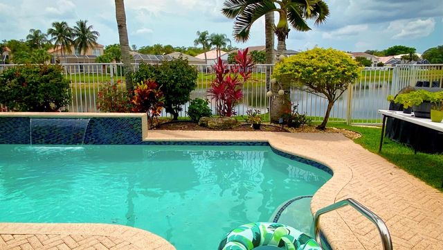6489 Marbletree Lane, Lake Worth, FL 33467