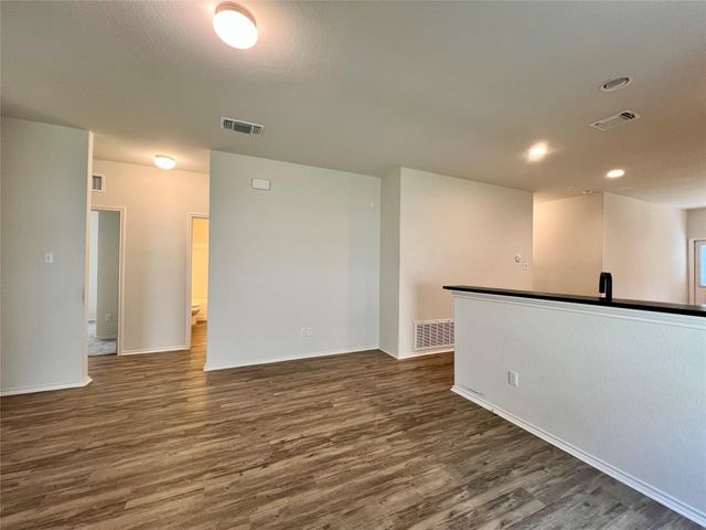 220 Pepperbark LOOP, Buda, TX 78610