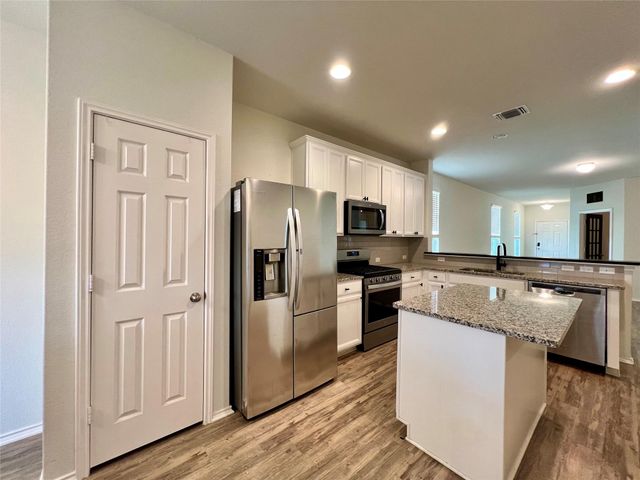 220 Pepperbark LOOP, Buda, TX 78610