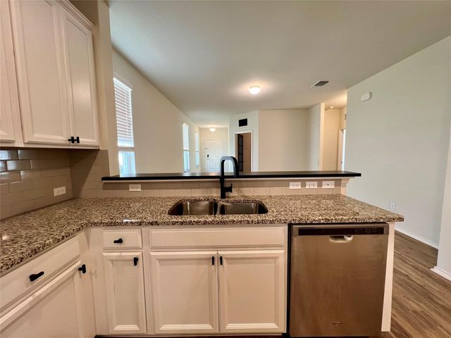220 Pepperbark LOOP, Buda, TX 78610