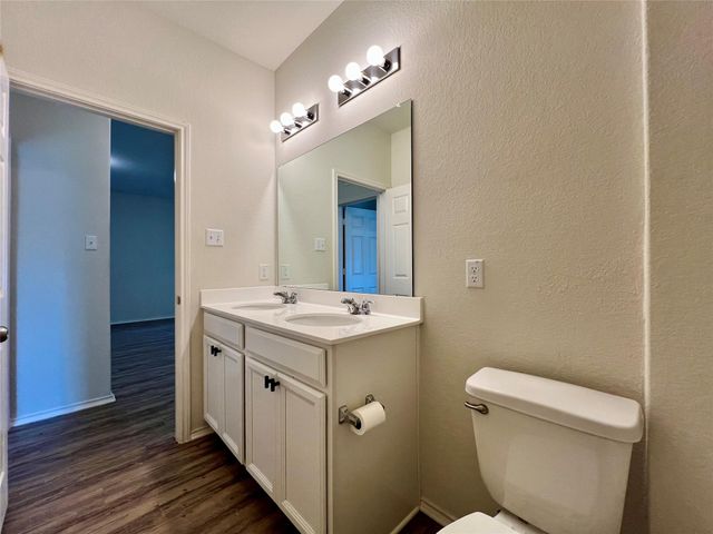 220 Pepperbark LOOP, Buda, TX 78610
