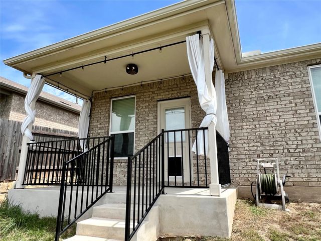 220 Pepperbark LOOP, Buda, TX 78610