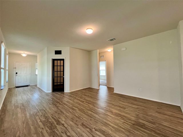 220 Pepperbark LOOP, Buda, TX 78610